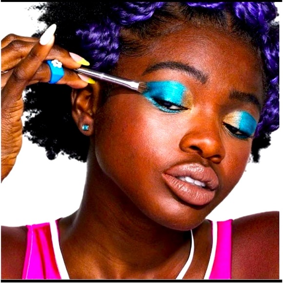 SOLD OUT LIMITED EDITION UD x Smiley Naked Mucho Happy Eyeshadow Palette - Picture 3 of 11